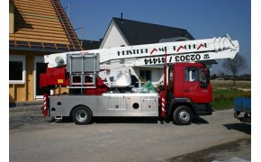 Location grue mobile sur camion 7.5T - H. 34m 